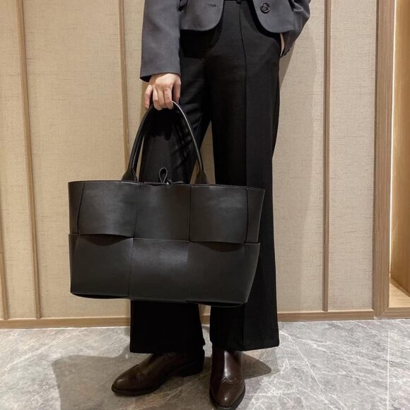 Designer Vintage Vegan Leather Satchel Tote with Clutch - Eco-Friendly Style - Picture 4 of 7